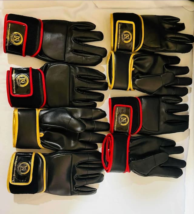THE WORLD'S FIRST BARE KNUCKLE BOXING TRAINING GLOVE